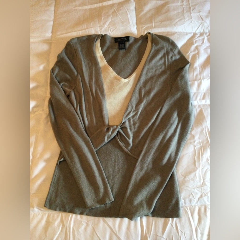 Women’s Jones New York, gray sweater size S